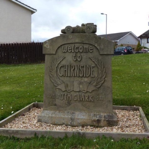 monument entree village 1.jpg